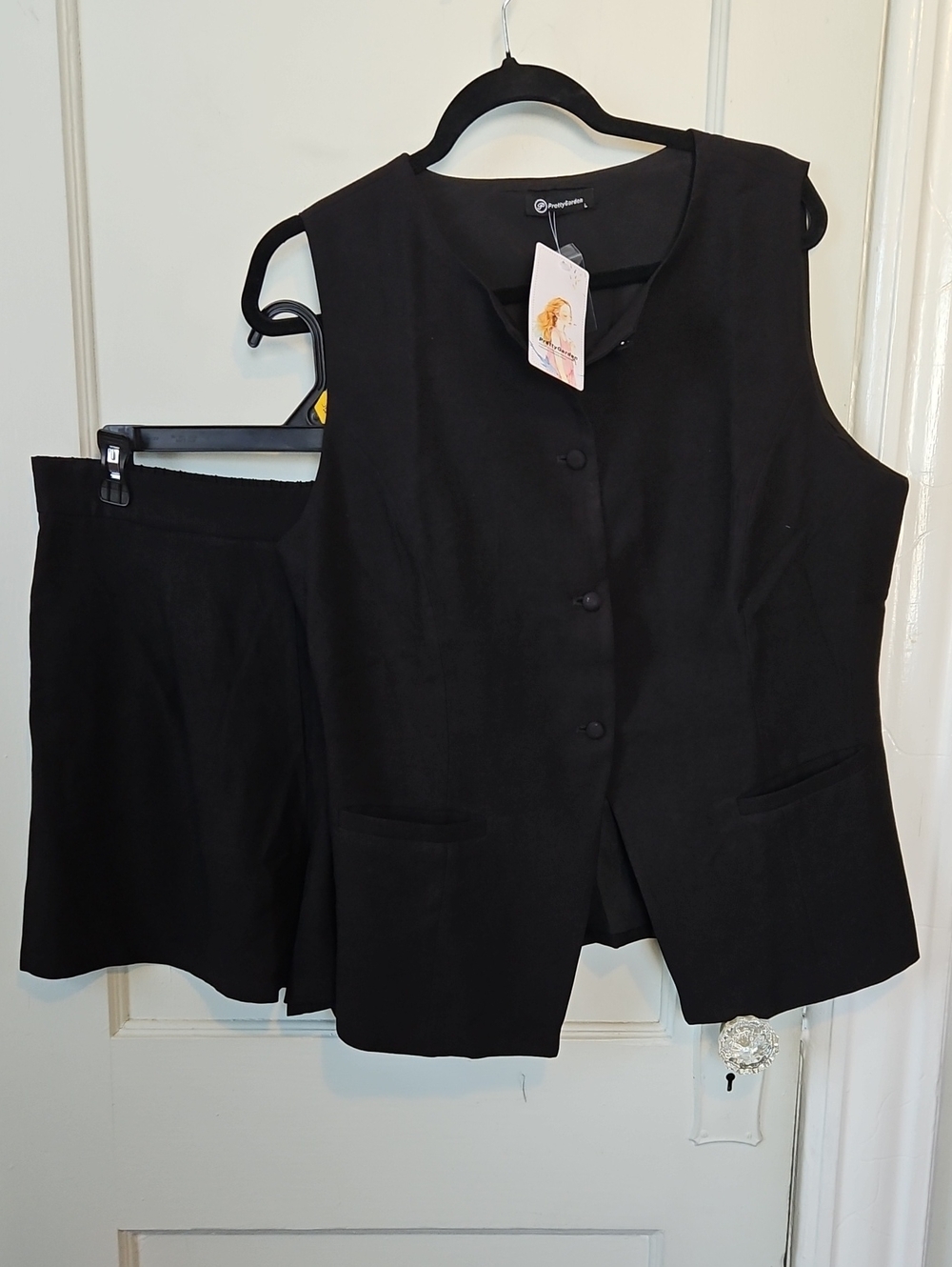 NWT Classic Black Sleeveless Vest and Short Set- L